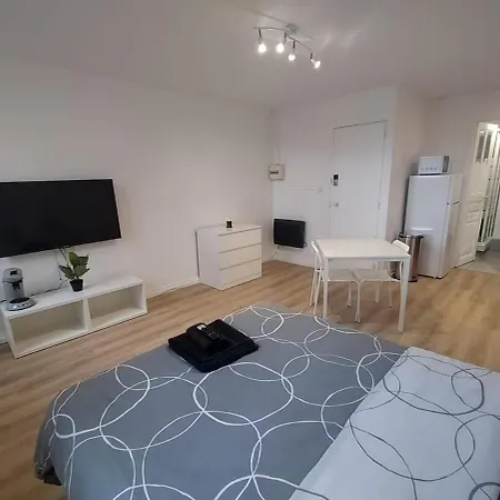 Budgetbnb 281, Downtown Apartment La Seyne-sur-Mer